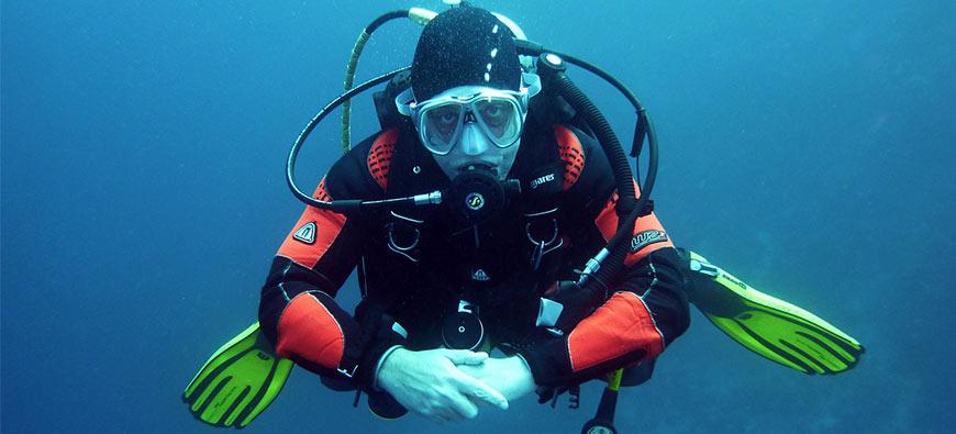 How to Avoid the Dangers of Scuba Diving?