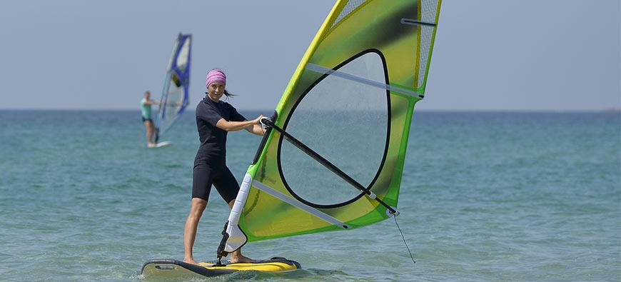 A Beginner's Guide to Windsurfing Basics and Tips